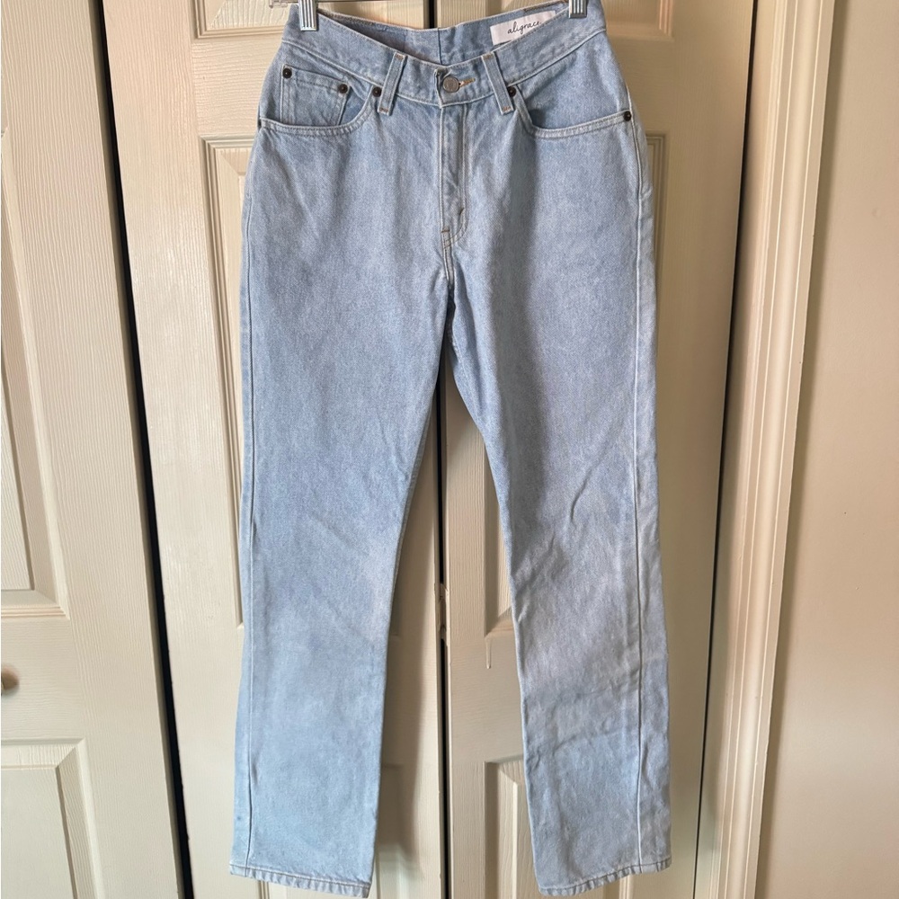 Light Blue Women's Straight Leg Levi’s Jeans